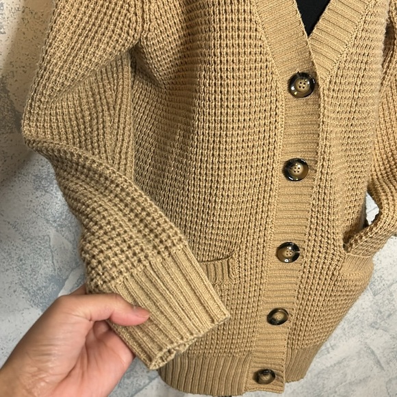 Forever 21 Beige Long Sleeve Button Up Sweater size S - Picture 2 of 6